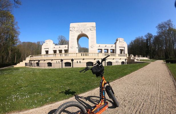Versailles: Path of the Heroes on original electrics 2 wheels
