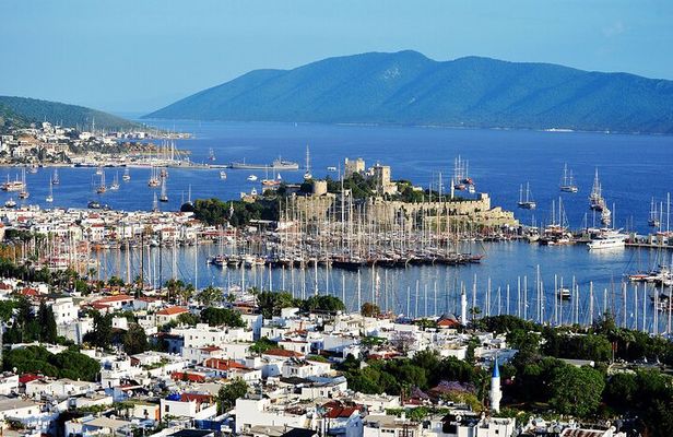 Private Guided Walking Tour to Bodrum City and Castle