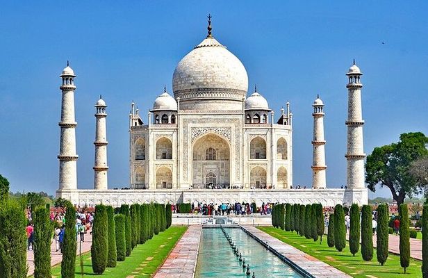 2-Night Private Tour of Taj Mahal and Agra with Pick Up from UAE
