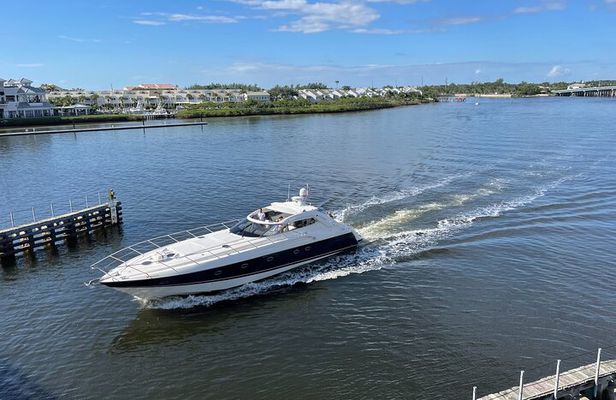 Luxury Yacht 65' Sunseeker 4 hours from Palm Beach