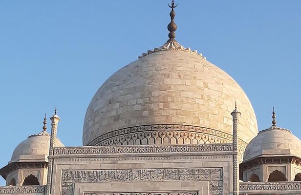 Taj mahal Private Tour with Entry Ticket and Guide