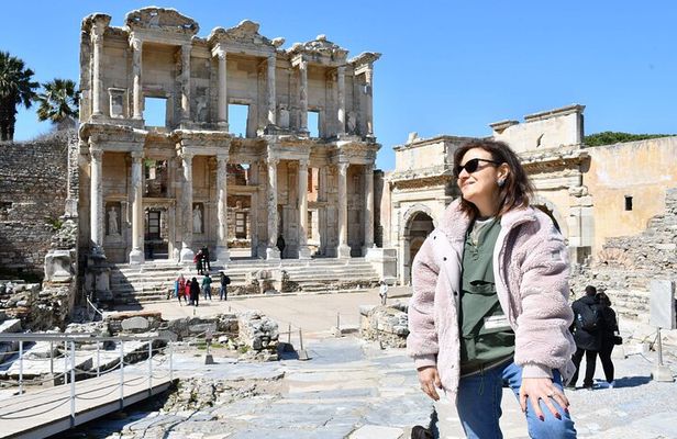 Ephesus and Pamukkale Tour from Istanbul by flight with hotel