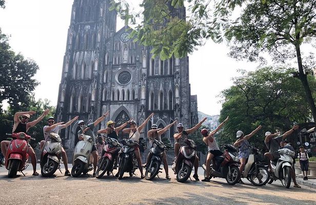 Hanoi Street Food Tour By Motorcycle