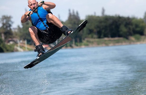 Wakeboard, Wakesurf or Kneeboard Adventure
