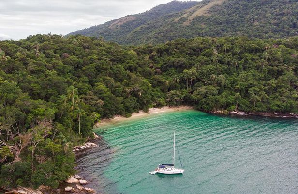 Angra Dos Reis Day Trip With Boat Tour and Lunch