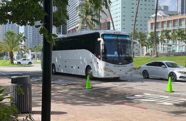 Key West Sail and Snorkel with Hotel Transportation from Miami