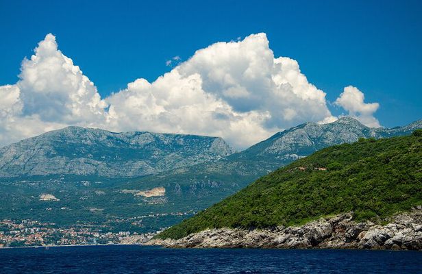 2-Hour Private Tour: Herceg Novi Bay with Blue Cave