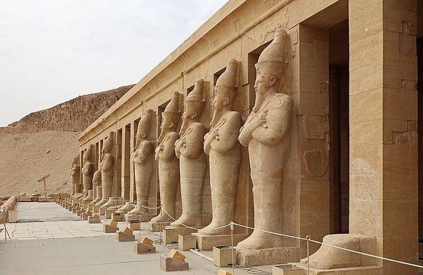 2 days tour ( pyramids tour / museum tours)