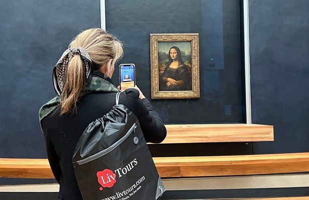 Louvre Max 6 People Small-Group Tour with Mona Lisa First Viewing