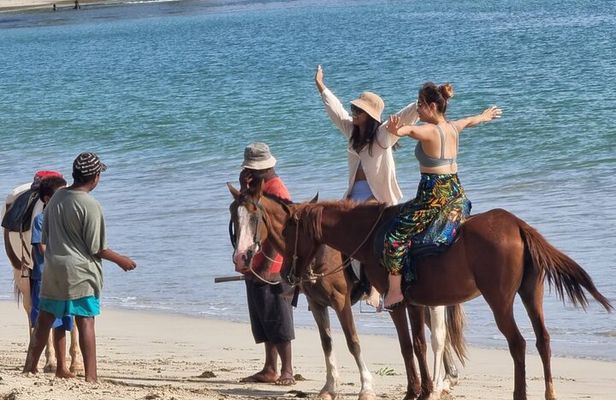 Fijian pottery crafting Village Experience & Natadola Beach Tour