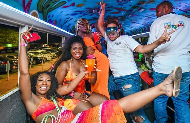 Aruba Nightlife and Barhopping on Chogogo Party Bus 
