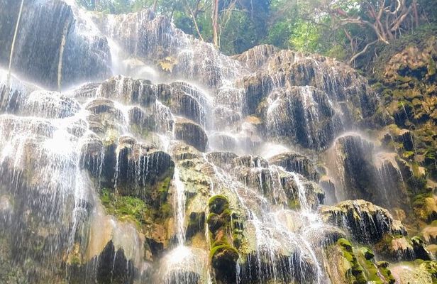 Day trip to Grutas Tolantongo Hot Springs