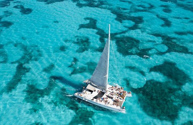 Isla Mujeres Plus by Albatros Catamarans