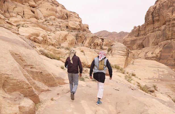 2 day Hiking Adventure and Jeep Tour from Wadi Rum Tinggly