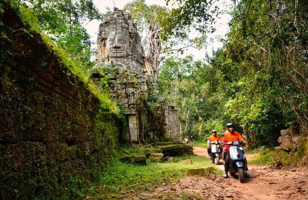 Angkor Wat Premium Tour