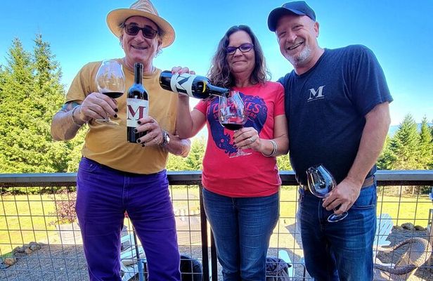 Willamette Valley Wine Tour with Lunch