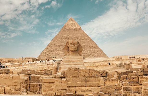 Ancient Egypt : Pyramids, Sphinx & Museum Day Tour from Hurghada