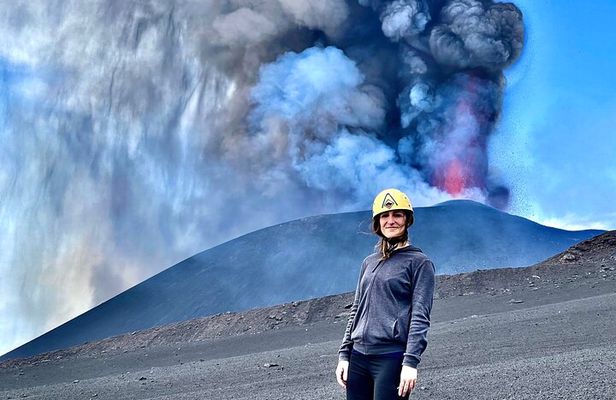 Volcanological excursion of the wild and less touristy side of the Etna volcano