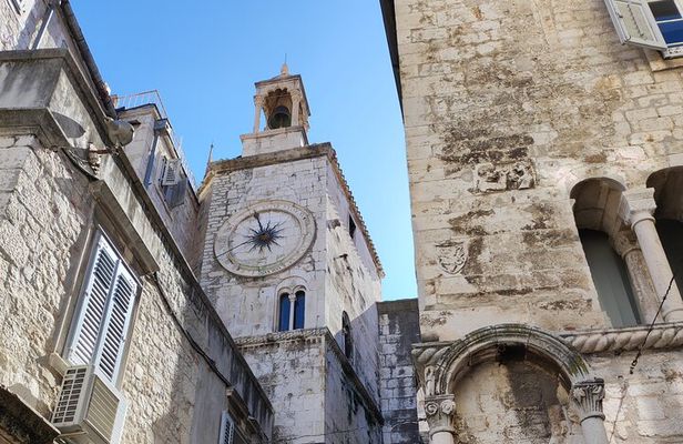 Split Walking Tour with a Licensed Local Guide