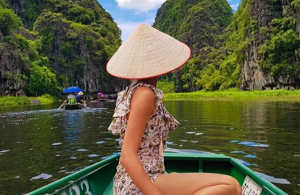 Hoa Lu - Tam Coc - Mua Cave 1 Day with Cycling, Hiking, Lunch