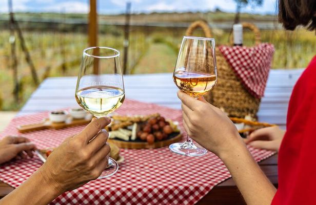 Private Wine Tasting & Lunch @ Lyrarakis Winery - Transfer Inclu
