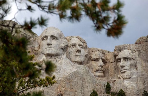 Private Half Day Mt Rushmore & Black Hills Tour