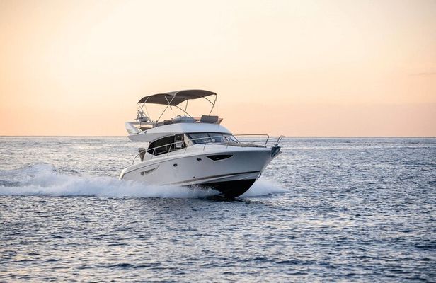 Full day Private Prestige 400 Yacht Tour in Dubrovnik