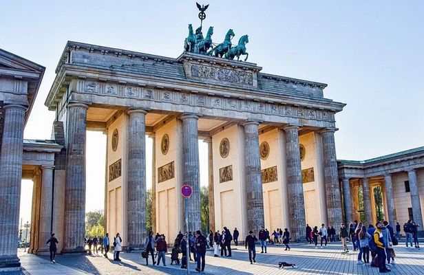 Explore Berlin History and Highlights Sightseeing Walking Tour