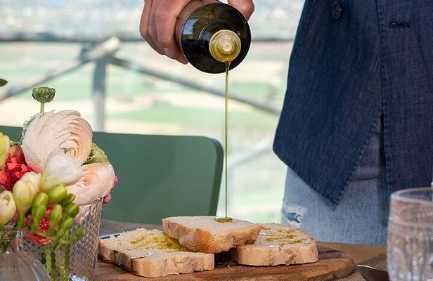 1-Hour Private Tour of the Oil Mill with Tasting in Piedicolle