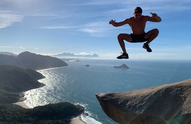 Telégrafo Rock & Prainha Beach - easy hike and stunning views