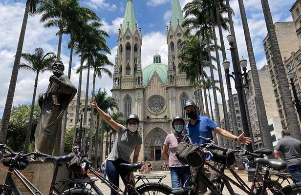 Secrets of Downtown São Paulo Bike Tour