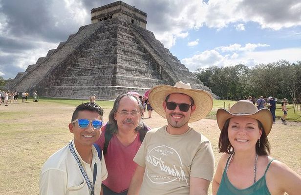Chichen Itza Tour: Pyramids, Cenote Ik Kil & Valladolid