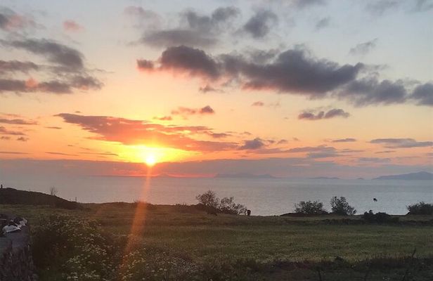 History and Traditional villages around Santorini 