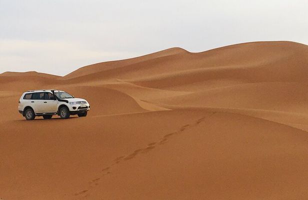 2 Days trip to erg chigaga and spend night at the luxury Camp