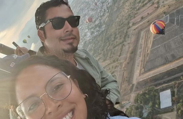 Balloon flight experience to Teotihuacan Pyramids