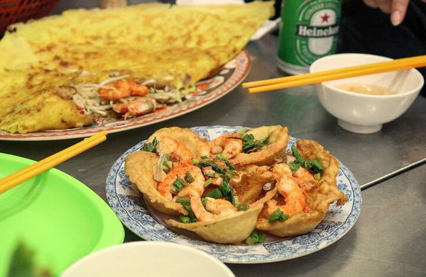 Private Local Food 4-hour Scooter Tour in Ho Chi Minh City