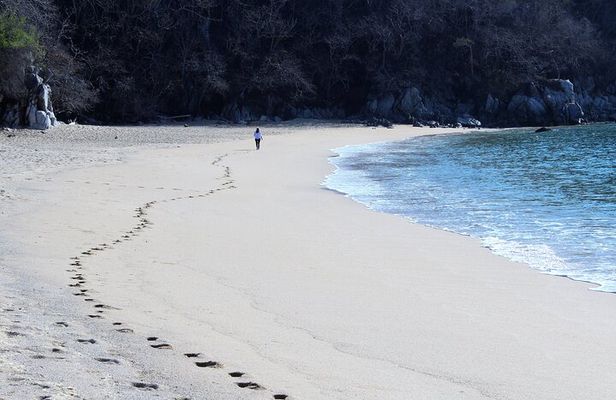 Huatulco hiking, viewpoints and Snorkling