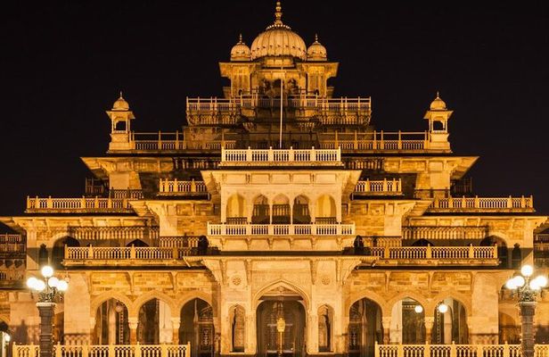 A Day in Jaipur with Custom Tours India