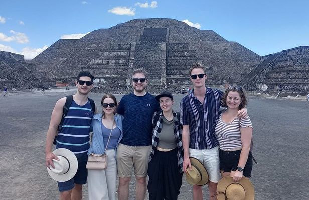 Teotihuacan Pyramids Experience for Small Groups