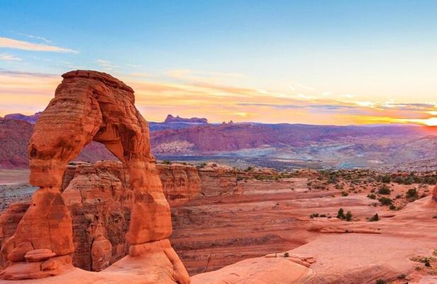 Half Day Arches 4x4 with Delicate Arch Hike