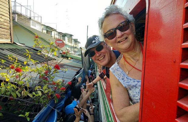 Private tour to Floating & Railway markets (multi-lang: EN ZH ES IT FR DE)