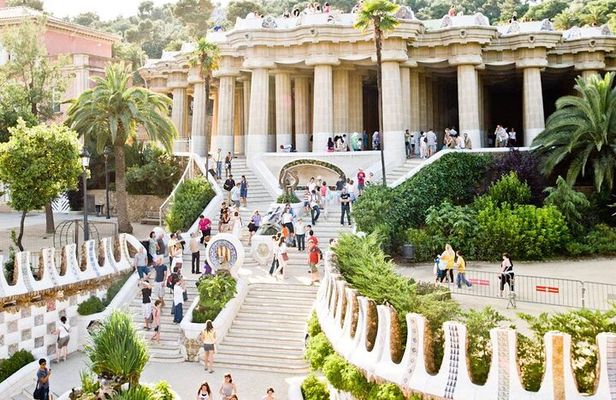 Park Guell Guided Tour with Skip the Line Ticket