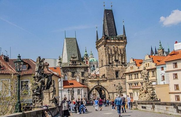 Photogenic Prague 6 hours tour by Car