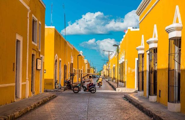 Magical Towns & Chichen Itza Day Trip from Mérida