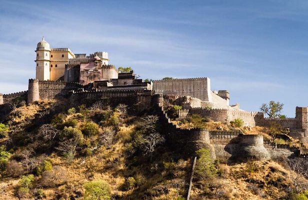 Kumbhalgarh & Ranakpur Day Trip from Udaipur with Guide and Lunch