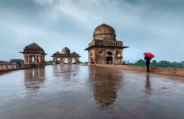 Indore to Mandu and Maheshwar: A Heritage Day Tour