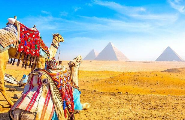 Full Day Tour to Giza Pyramids, Sphinx, Egyptian Museum, Khan el-Khalili Bazaar