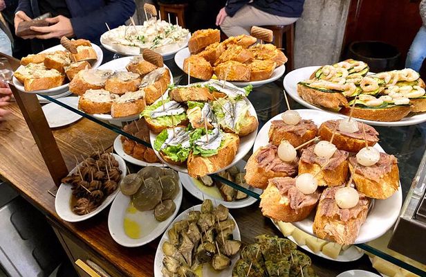 Guided Venice Street Food Tour and City Sightseeing