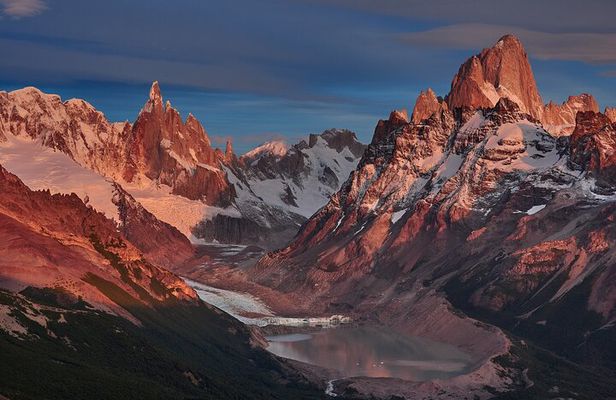 El Chalten: Full Day Trekking to Loma del Pliegue Tumbado
