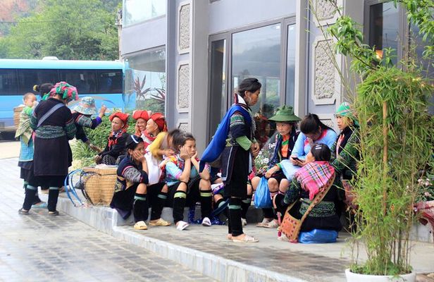 Sapa easy trekking villages 2 days/1 night stay at hotel, meals, Tour guide